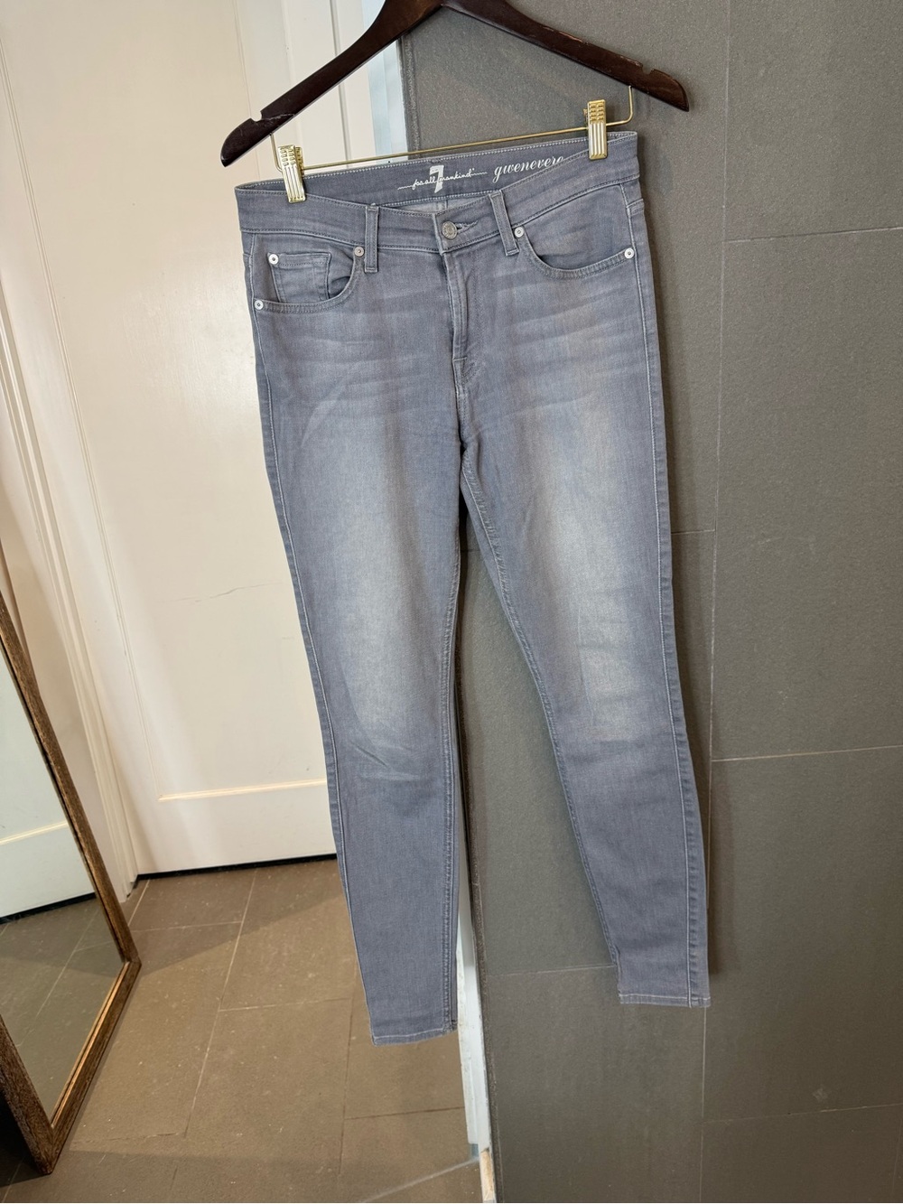 7 For All Mankind Women’s Gwenevere Skinny Jeans Gray Wash Size 28